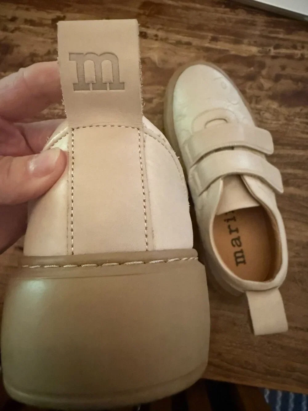 unisex Marimekko Rinnekedolla Cream Leather Embossed Floral Sneakers. 41